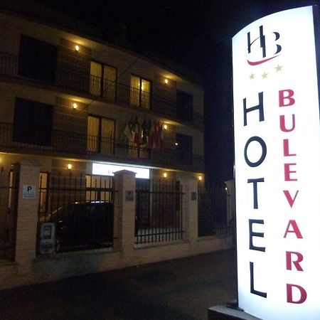 Hotel Bulevard Oradea Luaran gambar