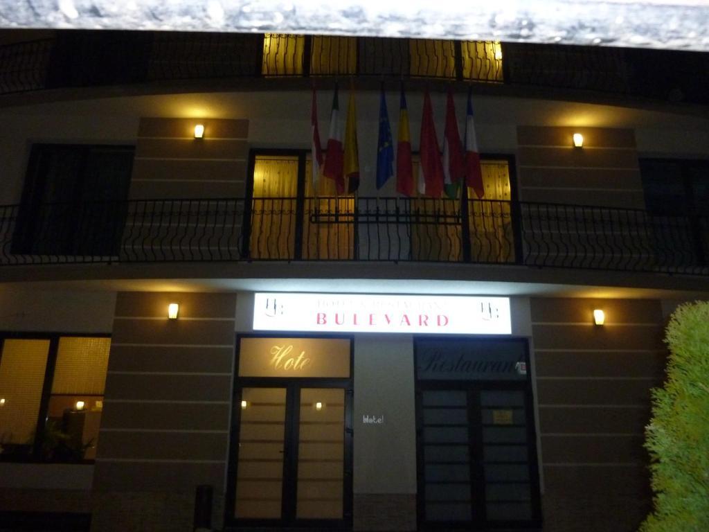 Hotel Bulevard Oradea Luaran gambar